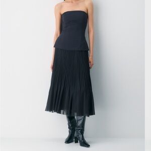 Wilfred
Twirl Pleated Skirt - Aritzia